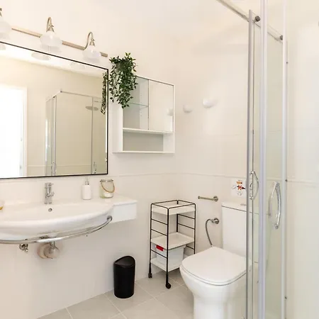 Clarona - Beautiful House With Private Swimming Pool And Free Wifi